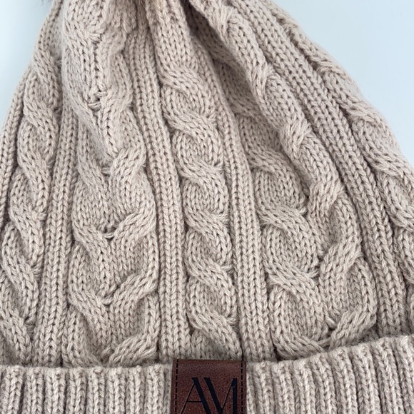 NWT Adore Me Faux Fur Puff Ball Tan Knit Stocking Beanie Cap Hat - Picture 5 of 13